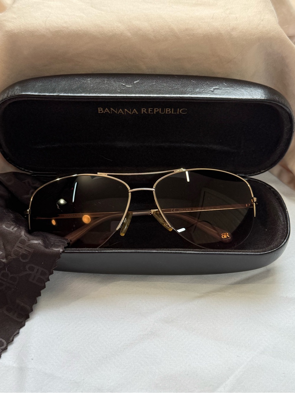 Banana Republic Aviator Sunglasses Hollie/S Women’s Gold Mauve Case Case Cloth - Picture 2 of 10